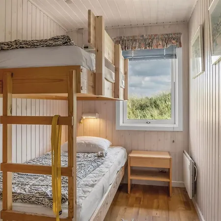 Semesterbostad Myrna - 250m From The Sea By Interhome *
