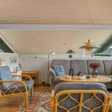 Myrna - 250m From The Sea By Interhome Semesterbostad *