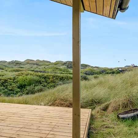 Myrna - 250m From The Sea By Interhome *